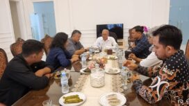 Forum Jurnalis Lingkungan (FJL) Aceh beraudiensi dengan Wali Nanggroe Aceh di Meuligoe Wali Nanggroe pada Selasa (13/6/2023). (Foto Untuk Aceh Jaya Post)