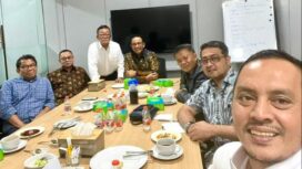Bakal Calon Presiden (Bacapres), Anies Rasyid Baswedan usai memimpin rapat dengan Tim 8, terdiri dari perwakilan Partai Demokrat, Partai Nasdem, PKS dan Tim Anies di Sekretariat Koalisi Perubahan untuk Persatuan (KPP) di kawasan Kebayoran Baru, Jakarta Selatan, Selasa, (21/6/2023) (Foto untuk Aceh Jaya Post)