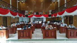 Sebanyak 25 calon anggota Komisi Independen Pemilihan (KIP) Kabupaten Aceh Jaya Periode 2023-2028 mengikuti tes ujian tulis yang berlangsung di Gedung DPRK Aceh Jaya, Senin (12/6/2023) (Foto/Ist)
