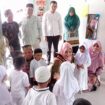 Pj Bunda PAUD Aceh Jaya, Zuraidiati bersama Pokja PAUD pada Disdikbud Aceh Jaya melakukan tinjauan implementasikan Gerakan Transisi PAUD ke SD yang Menyenangkan di salah satu sekolah di Aceh Jaya, jumat (27/7/2023) (Foto Aceh Jaya Post-Abdo)