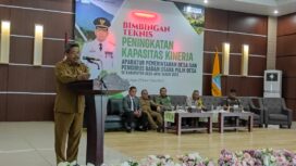 Sulaiman saat memberi sambutan sekaligus membuka acara di Aula DPMPKB Aceh Jaya, Senin (27/11/2023).