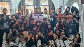 Penjabat (Pj) Bupati Aceh Jaya, Murtala bersama Para Atlet Teakwondo Aceh Jaya usai meraih Juara Umum III Taekwondo Aceh Jaya Juara Umum III Open Tournament Mualem Taekwondo 2023 di Lhokseumawe, Minggu (31/12/2023) (Foto untuk AJP)
