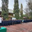 Pj Bupati Aceh Jaya, Dr. A. Murtala menjadi inspektur apel peringatan Hari Amal Bhakti ke-78 Kementerian Agama di halaman Kantor Kementerian Agama kabupaten setempat, Rabu (03/01/2023) (Foto untuk AJP)