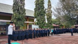 Pj Bupati Aceh Jaya, Dr. A. Murtala menjadi inspektur apel peringatan Hari Amal Bhakti ke-78 Kementerian Agama di halaman Kantor Kementerian Agama kabupaten setempat, Rabu (03/01/2023) (Foto untuk AJP)