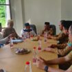 Penjabat ( Pj ) Bupati Aceh Jaya, Dr. A. Murtala melakukan audiensi dengan Badan Kesejahteraan Masjid (BKM) Masjid Agung Baitul Izzah di Calang Aceh Jaya, Selasa (02/01/2023) (Foto Prokopim)