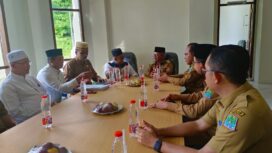 Penjabat ( Pj ) Bupati Aceh Jaya, Dr. A. Murtala melakukan audiensi dengan Badan Kesejahteraan Masjid (BKM) Masjid Agung Baitul Izzah di Calang Aceh Jaya, Selasa (02/01/2023) (Foto Prokopim)