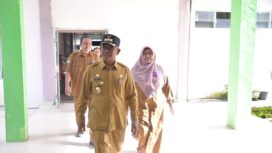 Pj Bupati Aceh Jaya Dr. A. Murtala melakukan kunjungan kerja dan silaturahmi ke Dinas Kesehata Kabupaten Aceh Jaya, Selasa (09/01/2024) (Foto untuk AJP)