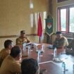 Pj Bupati Aceh Jaya Dr. A. Murtala melakukan kunjungan kerja dan silaturahmi ke Dinas PUPR kabupaten setempat, Selasa (09/01/2024) (Foto untuk AJP)