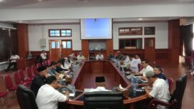 Penjabat (Pj.) Bupati Aceh Jaya, Dr. A. Murtala, M.Si, memimpin Rapat Rencana Pengembangan Hutan Adat Aceh Jaya di Aula lantai III Setdakab setempat, Rabu (10/01/2024) (Foto untuk AJP)