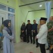 Pj Bupati Aceh Jaya Dr. A Murtala, M. Si bersama Istrinya, Mahdalena SE, MSM melakukan kunjungan ke Puskesmas Lamno untuk pastikan pelayanan prima kepada masyarakat setempat, Jumat (26/1/2024) (Foto untuk AJP)