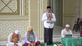 Penjabat (Pj) Bupati Aceh Jaya Dr. A Murtala membuka Majelis Ta'lim Mubahasah tahun 2024 di Mesjid Baitul Izzah Calang, Minggu (28/1/2024) (Foto untuk AJP)