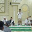 Pj. Bupati Aceh Jaya, Dr. A. Murtala, M.Si., menghadiri peringatan Isra Mi'raj Nabi Besar Muhammad SAW 1445 H yang diselenggarakan di Masjid Agung Baitul Izzah, Calang, Rabu malam (7/2/2024) (Foto untuk AJP)