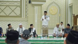 Pj. Bupati Aceh Jaya, Dr. A. Murtala, M.Si., menghadiri peringatan Isra Mi'raj Nabi Besar Muhammad SAW 1445 H yang diselenggarakan di Masjid Agung Baitul Izzah, Calang, Rabu malam (7/2/2024) (Foto untuk AJP)