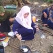 Pj. Ketua TP PKK Aceh Jaya, Mahdalena, SE, MSM., menghadiri kenduri apam yang digelar di Kantor MAA Aceh Jaya, Selasa (06/02/2024) (Foto untuk AJP)