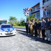 Pj Bupati Aceh Jaya, Dr. A. Murtala., M.Si., melakukan pelepasan pasukan pengamanan Tempat Pemungutan Suara (TPS) dan distribusi logistik Pemilu 2024 usai apel bersama yang dipimpin oleh Kapolres Aceh Jaya, AKBP Andy Sumarta., di Halaman Kantor Bupati Aceh Jaya, Selasa (13/2/2024) (Foto untuk AJP)