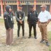 Penjabat (Pj) Bupati Aceh Jaya, Dr. A. Murtala, M.Si., bersama Pamatwil Polda Aceh, Kapolres, Dandim, Kajari, Danki Brimob dan pejabat terkait lainnya, meninjau beberapa lokasi Tempat Pemungutan Suara (TPS) di Kecamatan Panga dan Krueng Sabee, Rabu, (14/2/2024) (Foto untuk AJP)