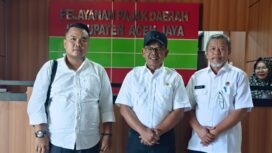 Penjabat (Pj) Bupati Aceh Jaya, Dr. A. Murtala, M.Si., mengunjungi Badan Pengelolaan Keuangan Kabupaten (BPKK) Aceh Jay, Rabu, (21/2/2024) (Foto untuk AJP)