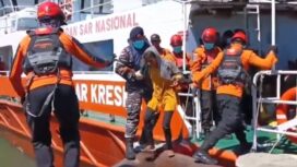 Tim Badan Pencarian dan Pertolongan Nasional (Basarnas) berhasil melakukan evakuasi 69 orang etnis Rohingya yang tenggelam diperairan laut Aceh Barat, Kamis (21/3/2024) (Foto AJP)