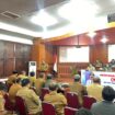 Sekda Aceh Jaya T Reza Fahlevi memberikan sambutan saat pembukaan musrenbang tahun anggaran 2025 di Aula Setdakab Aceh Jaya, Selasa (23/4/2024) (Dok. Prokopim)