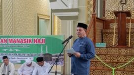 Asisten 1 Setdakab Aceh Jaya, Mustafa Ramadhan, membuka kegiatan Bimbingan Manasik Haji bagi 54 Jamaah Calon Haji (JCH) tahun 2024 yang diadakan oleh Kementerian Agama Kabupaten Aceh Jaya di Masjid Baitul Izzah, Calang, Selasa, (23/4/2024) (Dok. Prokopim)