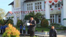 Sekretaris Daerah (Sekda) Kabupaten Aceh Jaya, T. Reza Fahlevi, MM, bertindak sebagai instruktur pada Upacara Peringatan Hari Otonomi Daerah ke XXVIII yang digelar di Halaman Kantor Bupati Aceh Jaya, Kamis (25/4/2024) (Foto untuk AJP)