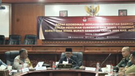 Pj Bupati Aceh Jaya, Murtala saat memimpin rapat koordinasi tahapan pilkada di Aula Setdakab Aceh Jaya, Kamis (2/5/2024). 