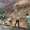 Personil Polres Aceh Jaya mengambil langkah preventif dengan melakukan pencegahan di Jalan Lintas Banda Aceh – Meulaboh, terutama di Desa Lhok Kruet, Kecamatan Sampoiniet, kabupaten tersebut, Rabu (8/5/2024) (Foto untuk AJP)