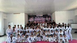 Pengcab Taekwondo Aceh Jaya melaksanakan kegiatan Ujian Kenaikan Tingkat (UKT) bagi para atlet binaan yang berlangsung di Aula SMP Unggul Calang, Minggu (5/5/2024) (Foto untuk AJP)