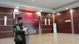 Staf Ahli Bupati Bidang Keistimewaan Aceh, Kemasyarakatan dan SDM, H. Mustafa Ibrahim menghadiri pelantikan anggota Panitia Pemilihan Kecamatan (PPK) untuk Pilkada tahun 2024 Kabupaten Aceh Jaya, Kamis (16/5/2024) (Foto untuk AJP)