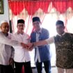 Mustafa Ibrahim dan Hanasri didampingi Mantan Bupati Aceh Jaya, T. Irfan TB saat mengunjungi kediaman Abati di Teunom, Minggu (28/7/2024) (Foto/Ist)