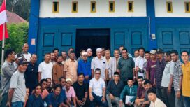 Tim Pemenangan H2D dari 9 kecamatan dalam Kabupaten Aceh Jaya di markas H2D, Jalan Banda  Aceh Meulaboh, Kuala Meurisi, Calang, Senin (05/8/2024) (Foto/Ist)