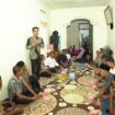 Calon Wakil Bupati Aceh Jaya dari Partai Aceh, Muslem D membentuk relawan pemenangan Salem Lamno Raya berlangsung di Desa Teumarem, Kecamatan Indra Jaya, Aceh Jaya, Rabu (25/9/2024) (Foto untuk AJP)
