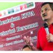 Ketua Dewan Pimpinan Wilayah Partai Aceh (DPW-PA) Kabupaten Aceh Jaya, Azhar Abdurrahman saat menyampaikan orasi politik pada pembukaan pembentukan KPPA dan Sekber pemenangan Pasangan Salem di Kecamatan Darul Hikmah, Minggu (8/9/2024) (Foto/AJP)