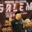 Safwandi saat menggelar silaturahmi dengan Warga Lueng Gayo dan Cot Trap, di Lapangan Bola Volly Gampong Lueng Gayo, Kecamatan Teunom, Sabtu (21/9/2024) (Foto AJP)