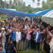 Wakil Bupati Aceh Jaya Nomor urut 1, Hanasri mulai menggalang kekuatan politik dengan melakukan konsolidasi dengan sejumlah tim pemenangan di Desa Lamteungoh, Kecamatan Darul Hikmah, Aceh Jaya, (27/9/2024) (foto untuk AJP)