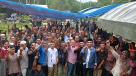 Wakil Bupati Aceh Jaya Nomor urut 1, Hanasri mulai menggalang kekuatan politik dengan melakukan konsolidasi dengan sejumlah tim pemenangan di Desa Lamteungoh, Kecamatan Darul Hikmah, Aceh Jaya, (27/9/2024) (foto untuk AJP)