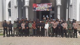 Personel Kodim 0114/Aceh Jaya, personel Kompi Brimob Calang dan personel Polres Aceh Jaya menggelar Bakti Sosial dengan kegiatan melaksanakan pembersihan areal Mesjid Besar Baitul Makmur di wilayah Kecamatan Krueng Sabee, Kabupaten Aceh Jaya pada Rabu (09/10/2024) (Foto: Humas Kodim)