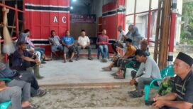 Calon Bupati Aceh Jaya nomor urut 2, Safwandi saat mengunjungi posko tim dan relawan pemenangan di Gampong Paya Baroe, Kecamatan Teunom, Aceh Jaya, Rabu (9/10/2024) (Foto: Media Canter Salem)
