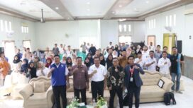 Ketua DPD KNPI Aceh Jaya, Masri bersama Pj Sekda Aceh Jaya, Asy'ari dan Ketua DPRK Aceh Jaya, Musliadi Z saat acara Sosialisasi dan Tips Tembus Beasiswa LPDP Daerah Afirmasi di Aula Dinas Kesehatan Aceh Jaya, Rabu (5/2/2025) (Foto/Ist)