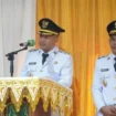 Bupati Aceh Jaya, Safwandi didampingi Wakilnya, Muslem, D menyampaikan sambutan usai dilantik oleh Gubernur Aceh, Muzakir Manaf di Aula DPRK setempat, Rabu (19/2/2025) (Foto/Ist)