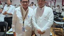 Gubernur DKI Jakarta, Pramono Anung Wibowo (kiri) dan Bupati Aceh Jaya, Safwandi saat mengikuti Retreat hari ke-6 yang berlangsung di Magelang, Selasa (25/2/2025) (Foto/Ist)