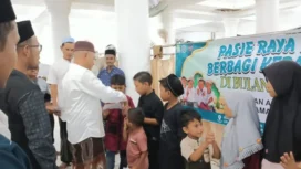 Bupati Aceh Jaya, Safwandi santuni anak yatim, Senin (17/3/2025) (Foto/Ist)