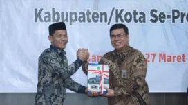 Wakil Bupati Aceh Jaya, Muslem D, SE secara resmi menyerahkan Laporan Keuangan Pemerintah Daerah (LKPD) Tahun 2024 Unaudited kepada Badan Pemeriksa Keuangan Republik Indonesia (BPK RI) yang diterima langsung oleh Kepala BPK RI Perwakilan Aceh di Banda Aceh, Kamis (27/03/2025) (Foto/Ist)