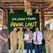 Wakil Bupati Aceh Jaya, Muslem D foto bersama dengan Pejabat Kementrans yang didampingi Kadis Dinsos Transnaker, Asisten 1 Setdekab, Selasa (15/4/2025) (Foto/Ist)
