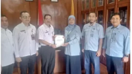 Pemerintah Kabupaten Aceh Jaya menyambut kunjungan dari Radio Republik Indonesia (RRI) Meulaboh untuk membahas rencana pendirian stasiun relay siaran RRI di Aceh Jaya, Rabu (08/01/2025) (Foto/Ist)