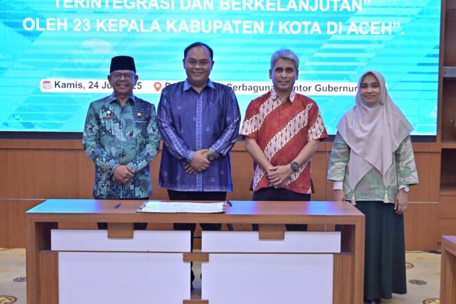 
 Sekda Aceh Jaya, Reza Fahlevi hadiri kegiatan Lokakarya bertajuk “Komitmen Untuk Gizi: Dari Bukti Menuju Dampak – Mewujudkan Program Gizi yang Terarah, Terintegrasi, dan Berkelanjutan”, yang digelar di Gedung Serbaguna Kantor Gubernur Aceh, Kamis (24/07/2025) (Foto/Ist)