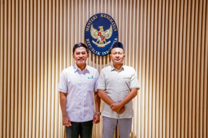 
 Bupati Aceh Jaya, Safwandi, S.Sos., M.A.P., menggelar audiensi dengan Wakil Menteri Kesehatan RI, Prof. Dr. Dante Saksono Harbuwono, Sp.PD-KEMD, PhD, di Jakarta, Kamis (18/9/2025) (Foto/Ist)