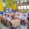 Petugas dari Dinas Pendidikan dan Kebudayaan Aceh Jaya mulai melakukan seleksi Beasiswa berprestasi  yang tersebar di tingkat SD/MI maupun SMP/MTS sederajat yang tersebar dalam Kabupaten Aceh Jaya, Senin (6/10/2025) (Foto/Ist)