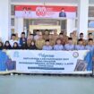 Bupati Aceh Jaya, Safwandi melepas kafilah Musabaqah Qira’atil Kutub (MQK) Aceh Jaya yang akan berkompetisi pada ajang MQK tingkat Provinsi Aceh di Banda Aceh. Acara pelepasan ini berlangsung di halaman kantor Bupati, Selasa (19/8/2025) (Foto/Ist)