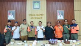 Wakil Bupati Aceh Jaya mulai merumuskan strategi baru dalam mengantisipasi banjir tahunan yang kerap melanda wilayah pesisir barat Aceh. Rencana itu dibahas dalam rapat koordinasi mitigasi bencana yang dipimpin Wakil Bupati Aceh Jaya, Muslem D, S.E., bersama Tenaga Ahli Kepala Badan Nasional Penanggulangan Bencana (BNPB), Brigjen TNI M. Syech Ismet, S.E., M.Han, di ruang kerja Wakil Bupati, Rabu (22/10/2025) (Foto/Ist)